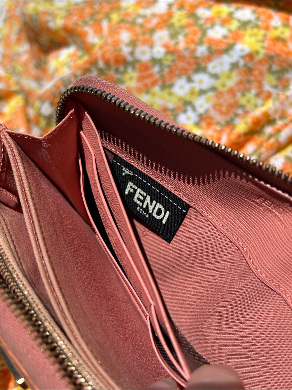 Fendi Vintage Pink Zip Wallet - Picture 17 of 17